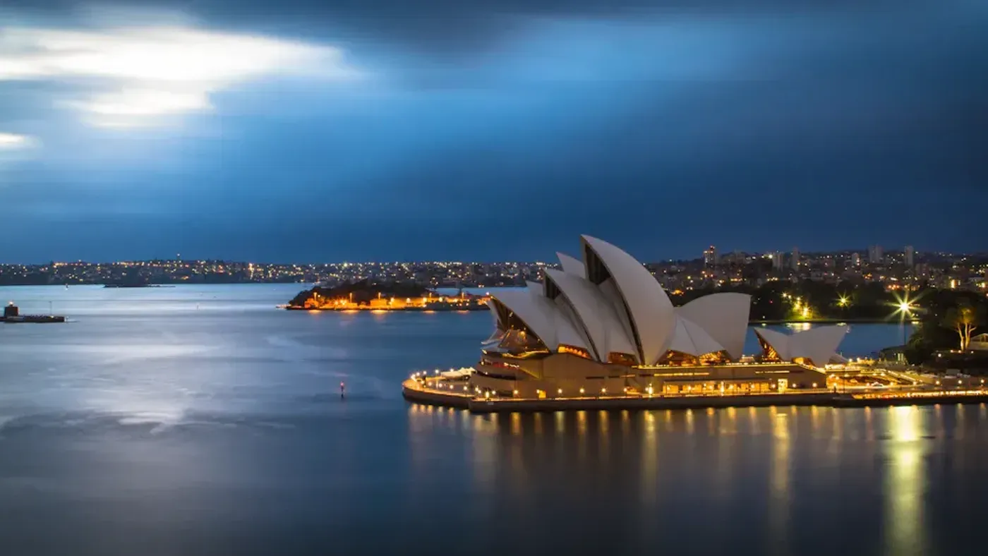 Sidney Opera Binası ve Harbour Köprüsü